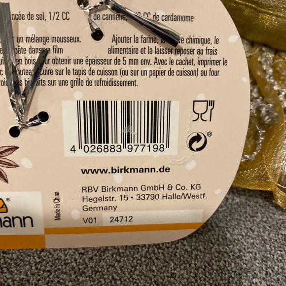 Birkmann Christmas Cookie Cutters Dog Dinosaur Penguin Bear Mini Pie Cutters 2” - Picture 4 of 4